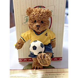 The Windsor Bears Cranberry Common Cameron Soccer Star 1998 Original Box & Cert